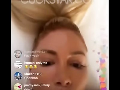 IG model gets pussy tongued on live