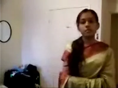 INDIAN - Cute Comprehensive Sripping Saree exposing her boobies