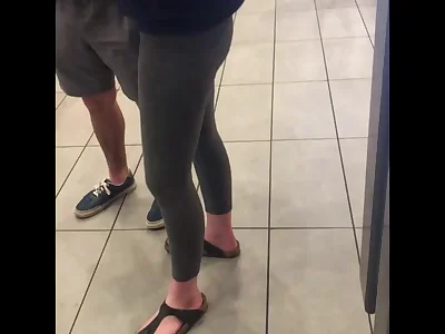 delicious out in the open leggings in lobby